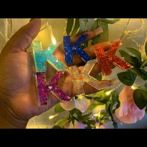 CUSTOMIZABLE RESIN ART !